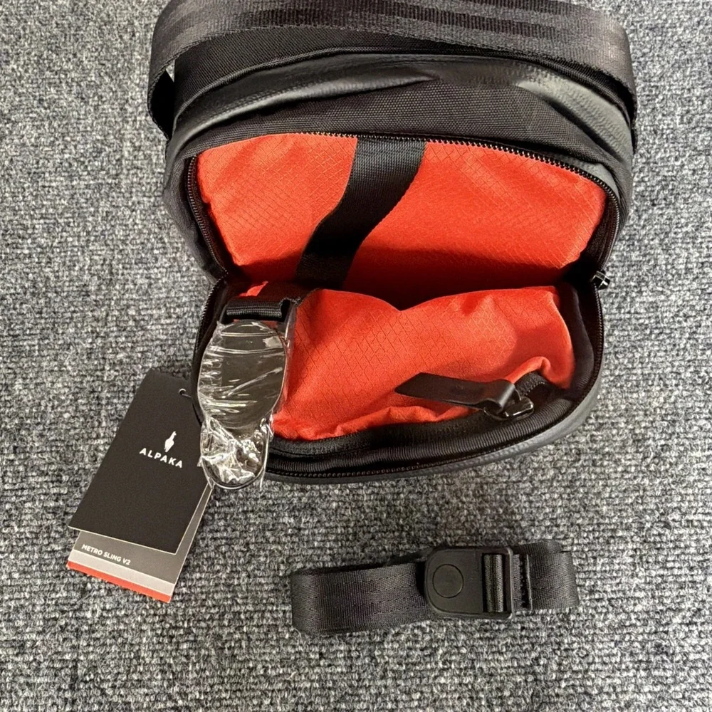 ALPAKA METRO SLING V2 Black Axoflux 300D 2.5L Crossbody Sling Tech Bag w/ Strap